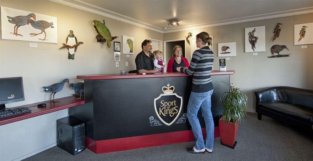 Sport Of Kings Motel Роторуа Екстериор снимка