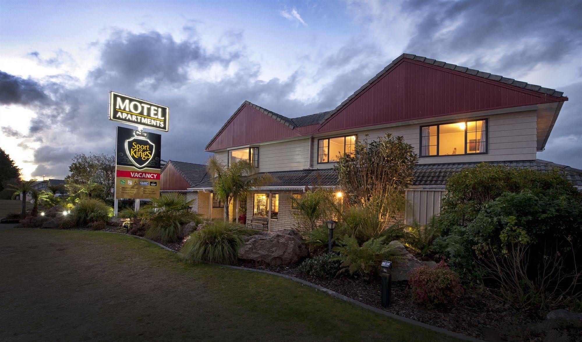 Sport Of Kings Motel Роторуа Екстериор снимка